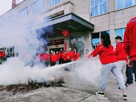 js4399金沙线消防安全演习：：：关注消防，安全至上